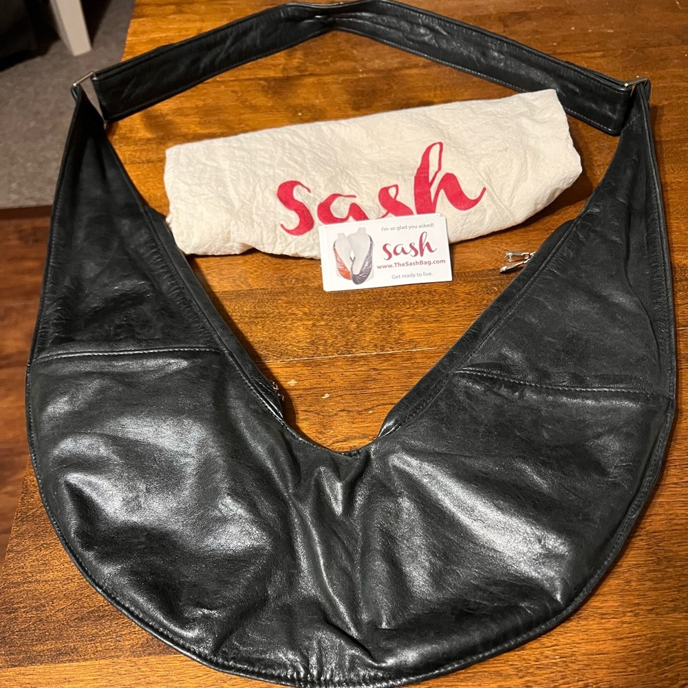 Sash black leather shoulder bag